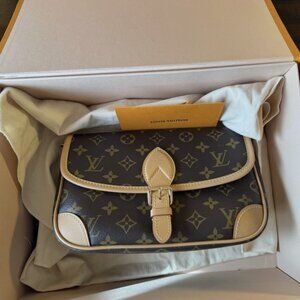 Louis Vuitton Diane PM M45985 Monogram Canvas Shoulder/Crossbody Bag